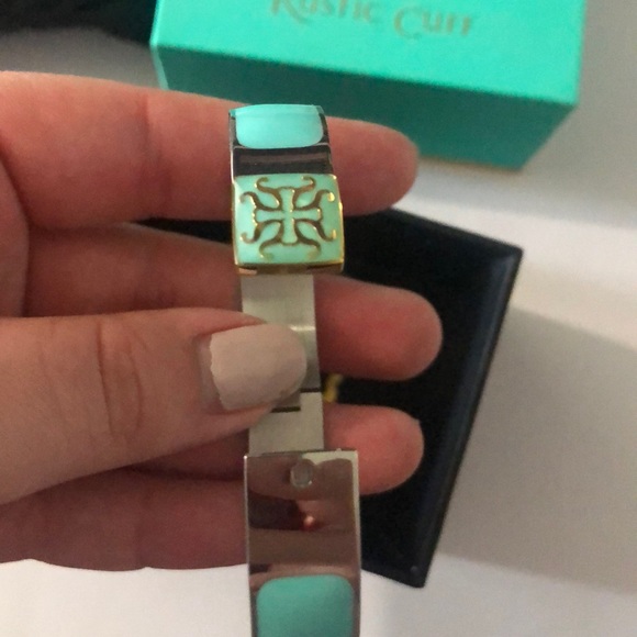 Rustic cuff bracelet - Picture 3 of 3